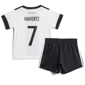 Tyskland Kai Havertz #7 Replika Babytøj Hjemmebanesæt Børn VM 2022 Kortærmet (+ Korte bukser)